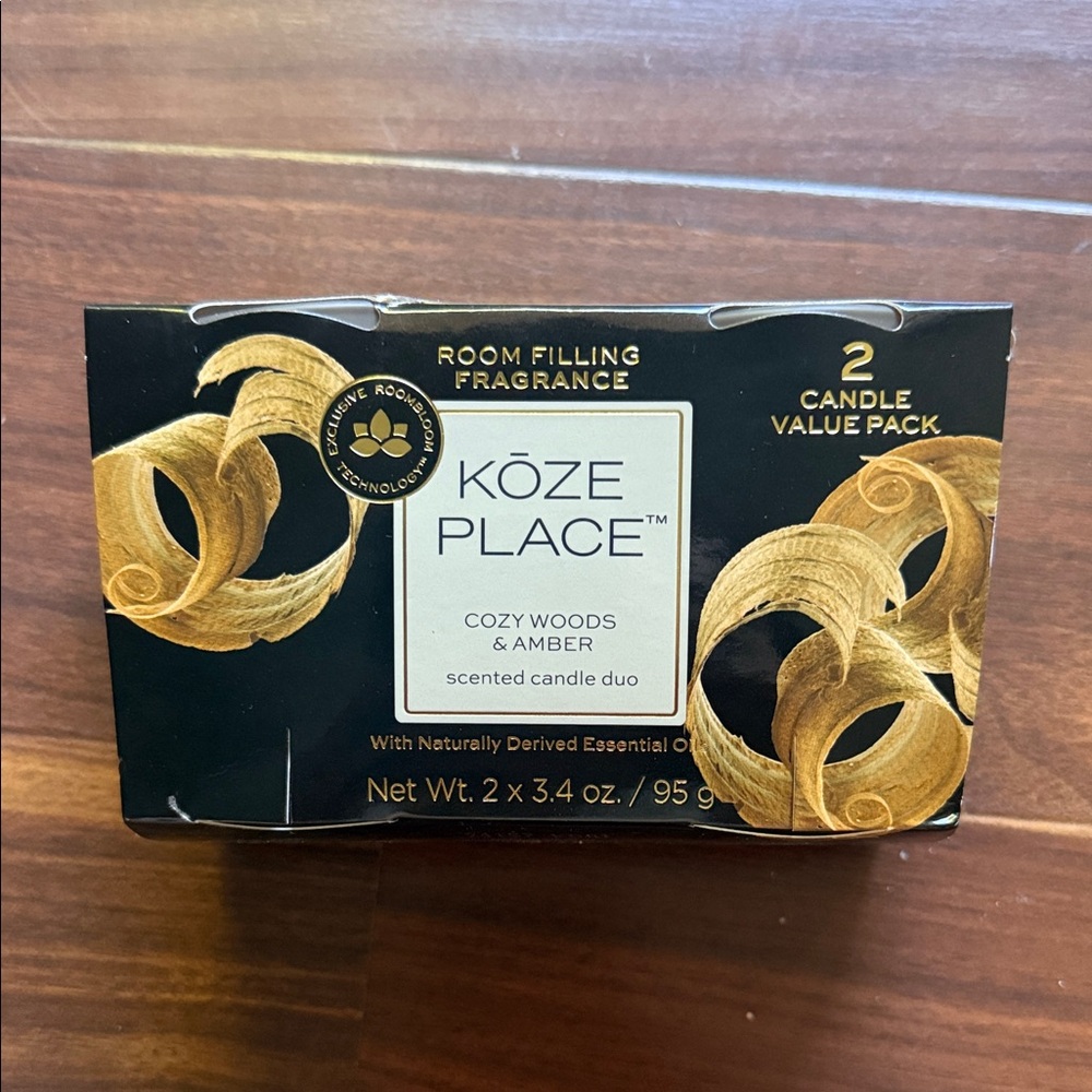 KOZE PLACE COZY WOODS & AMBER SCENTED CANDLE  W/ NATURAL DERIVED ESSENTIAL OILS